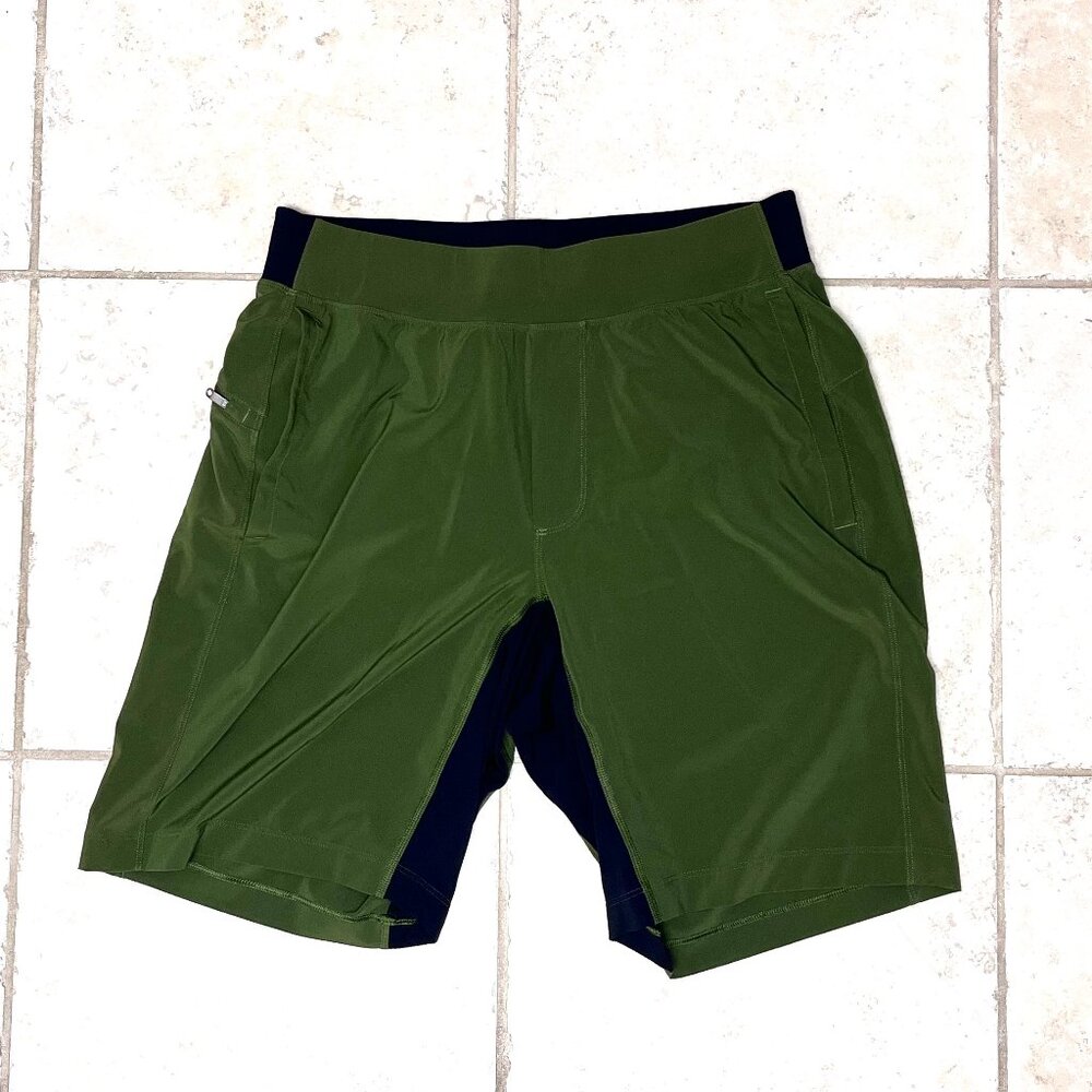 LULULEMON Mens Fitness Shorts ~ Medium
